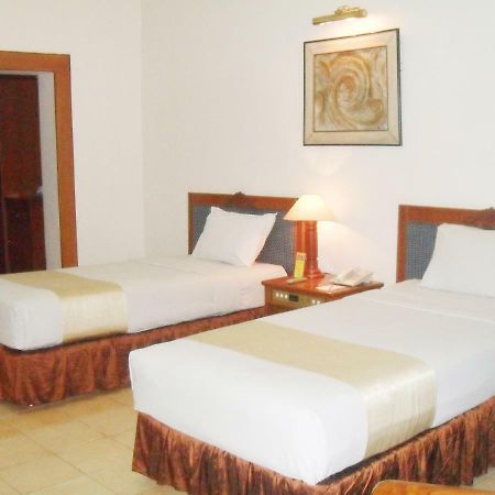 Hotel Pantai Gapura Makassar Eksteriør bilde