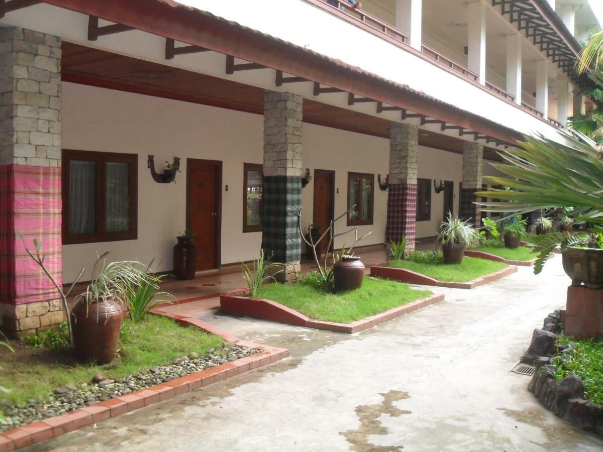 Hotel Pantai Gapura Makassar Eksteriør bilde