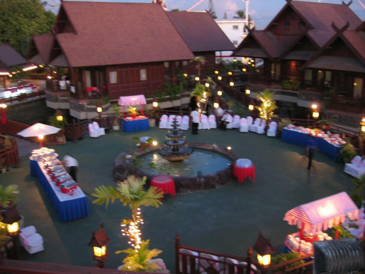 Hotel Pantai Gapura Makassar Eksteriør bilde