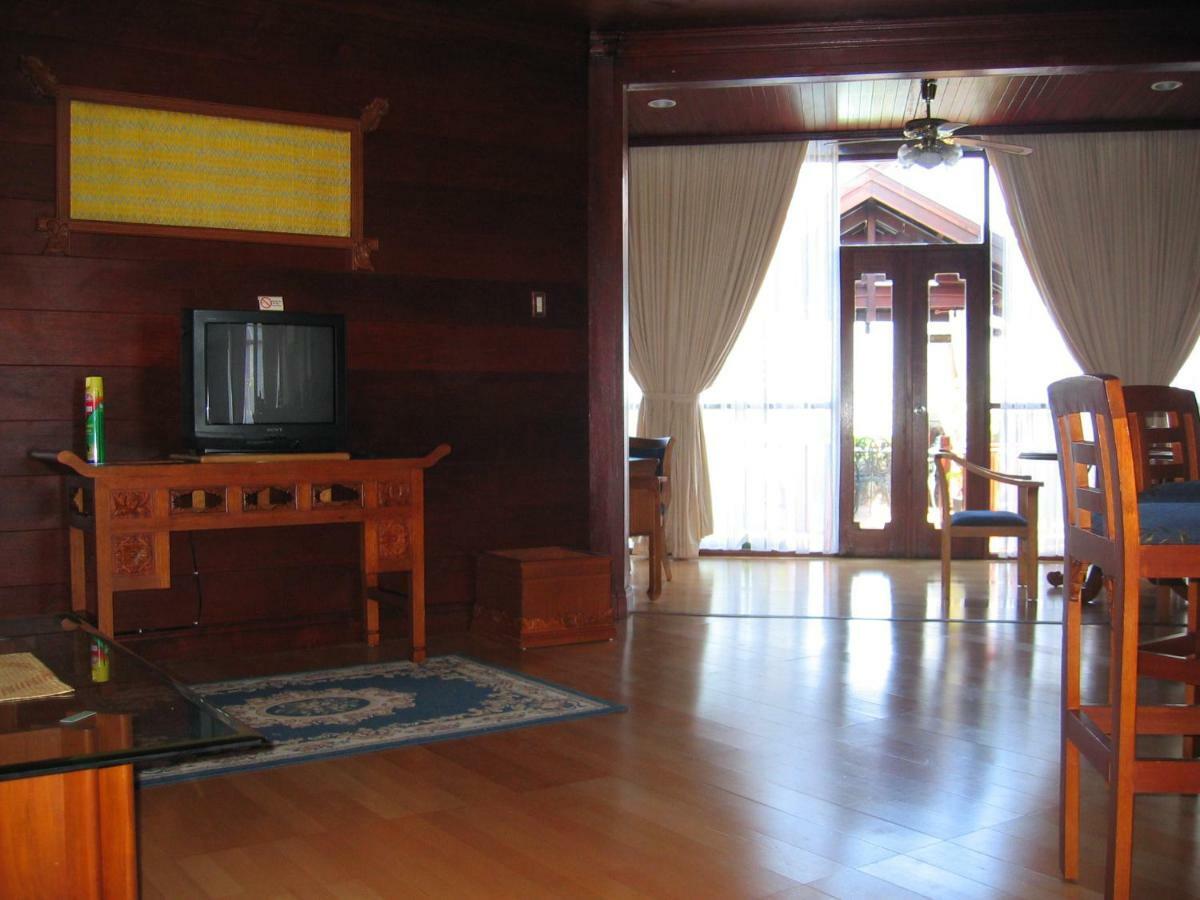 Hotel Pantai Gapura Makassar Eksteriør bilde