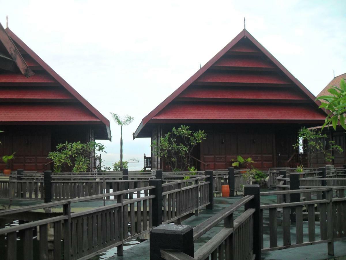 Hotel Pantai Gapura Makassar Eksteriør bilde