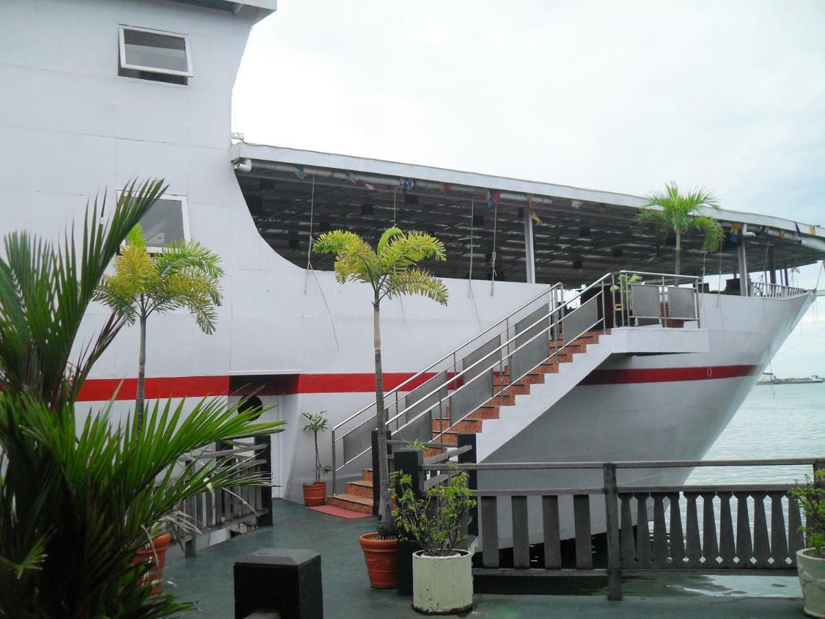 Hotel Pantai Gapura Makassar Eksteriør bilde
